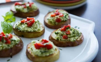 Roasted Potato Crostini with Pesto Cheese: Easy Appetizer Roasted Potato Crostini with Pesto Cheese